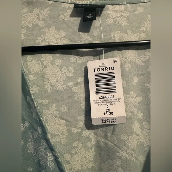 Torrid Light Green Floral Blouse - Picture 3 of 3